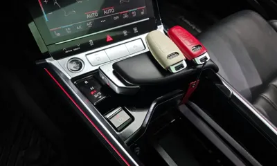 Audi e-tron 2022, 81414 км, за 30260.98 USD - фото 9