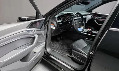 Audi e-tron 2022, 81414 км, за 30260.98 USD - фото 10