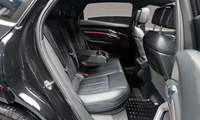Audi e-tron 2022, 81414 км, за 30260.98 USD - фото 12