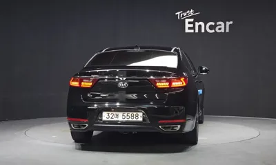 Kia K7 2018, 92108 км, за 8139.61 USD