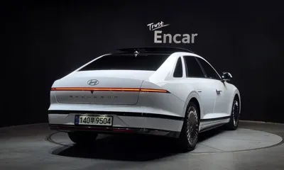 Hyundai Grandeur 2023, 21965 км, за 28095.05 USD