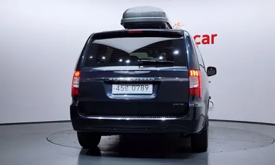 Chrysler Grand Voyager 2014, 164878 км, за 5112.28 USD