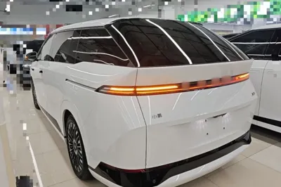 Xpeng X9 2025, 14500 км, за 43173 USD