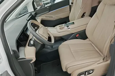 Xpeng X9 2025, 14500 км, за 43173 USD - фото 18