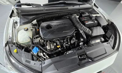 Hyundai Veloster 2018, 70119 км, за 8990.23 USD - фото 6