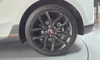 Hyundai Veloster 2018, 70119 км, за 8990.23 USD - фото 21