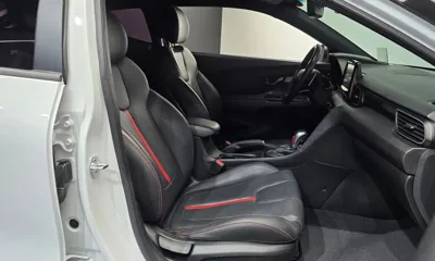 Hyundai Veloster 2018, 70119 км, за 8990.23 USD - фото 26