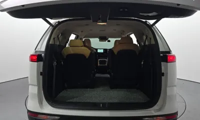 Kia Canival 2023, 72934 км, за 16082.45 USD - фото 20
