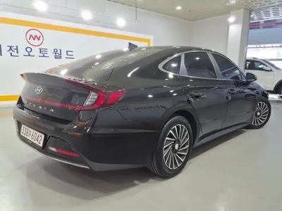 Hyundai Sonata 2022, 105765 км, за 10437.18 USD