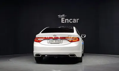 Hyundai Grandeur 2015, 120092 км, за 6104.77 USD