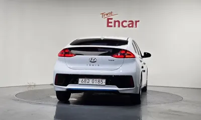 Hyundai Ioniq 2016, 81979 км, за 8402.26 USD