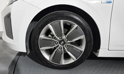Hyundai Ioniq 2016, 81979 км, за 8402.26 USD