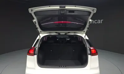 Kia Niro 2018, 159978 км, за 6055.87 USD - фото 20