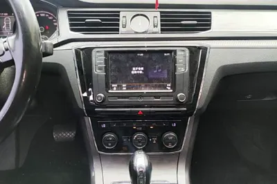 Volkswagen Passat 2017, 114600 км, за 8957 USD - фото 15