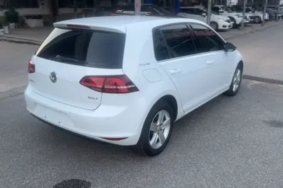 Volkswagen Golf 2016, 60800 км, за 9249 USD