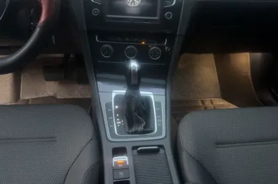 Volkswagen Golf 2016, 60800 км, за 9249 USD - фото 15