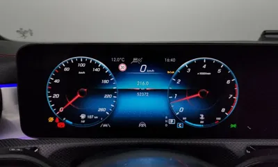 Mercedes-Benz CLA-Class 2023, 52372 км, за 21523.16 USD - фото 8