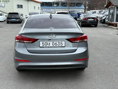 Hyundai Avante 2016, 124000 км, за 5684.83 USD