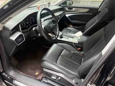 Audi A6L 2023, 27000 км, за 33827.92 USD
