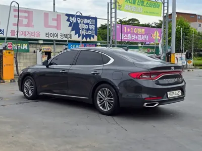 Hyundai Grandeur 2019, 118000 км, за 7605.8 USD