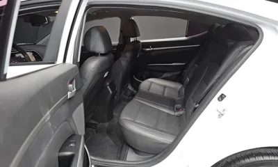 Hyundai Avante 2020, 53316 км, за 8467.9 USD - фото 11