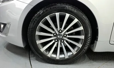 Kia K7 2013, 173349 км, за 3185.33 USD