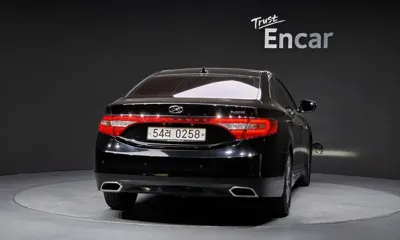 Hyundai Grandeur 2016, 128432 км, за 6761.19 USD