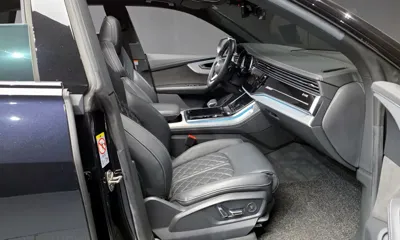 Audi Q8 2021, 111772 км, за 37442.19 USD - фото 11