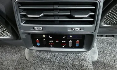 Audi Q8 2021, 111772 км, за 37442.19 USD - фото 19