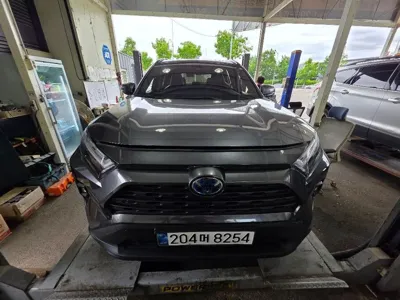 Toyota RAV4 · 2024 год