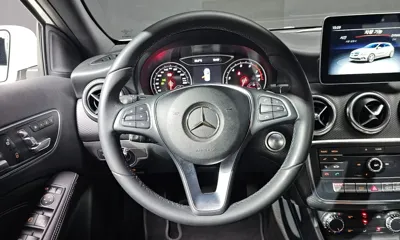 Mercedes-Benz A-Class 2018, 54787 км, за 65046.9 USD - фото 13