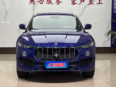 Maserati Levante 2019, 61000 км, за 37521.34 USD