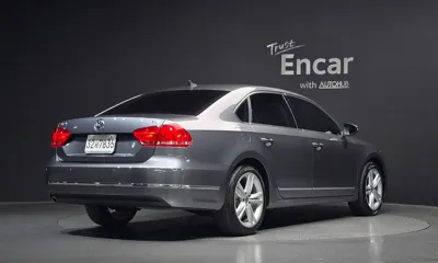 Volkswagen Passat 2015, 84174 км, за 4683.84 USD