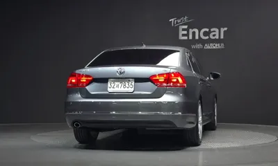 Volkswagen Passat 2015, 84174 км, за 4683.84 USD
