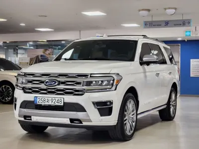 Ford Expedition · 2023 год