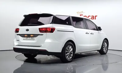 Kia Canival 2020, 118882 км, за 6440.29 USD
