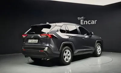 Toyota RAV4 2019, 50552 км, за 18084.85 USD