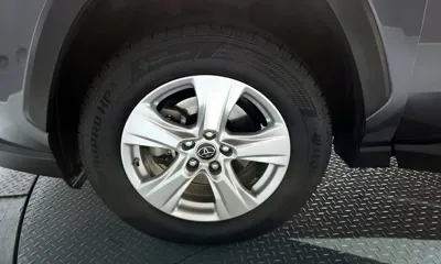 Toyota RAV4 2019, 50552 км, за 18084.85 USD