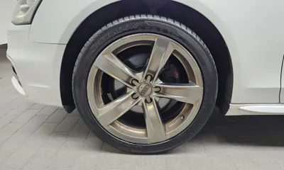 Audi A4 2015, 190584 км, за 4072.52 USD