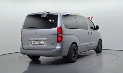 Hyundai Starex 2019, 61144 км, за 11074.92 USD