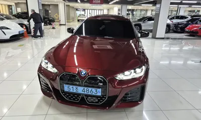 BMW i4 · 2024 год