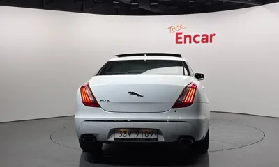 Jaguar XJ 2014, 200007 км, за 5655.59 USD