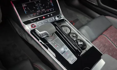 Audi RS6 2025, 4175 км, за 112461.77 USD - фото 9