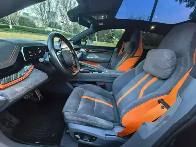 Zeekr 001 2023, 10000 км, за 17804.25 USD