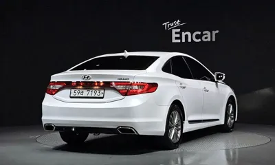 Hyundai Grandeur 2015, 117864 км, за 4488.68 USD