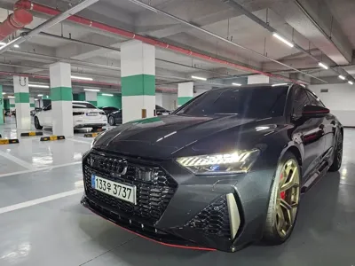 Audi RS7 · 2025 год