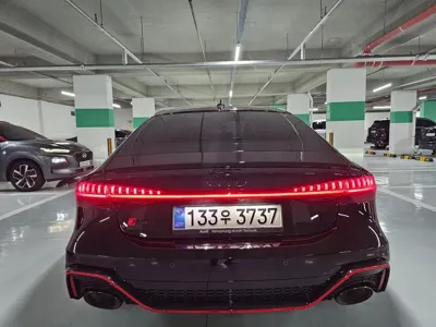 Audi RS7 2025, 947 км, за 109705.97 USD
