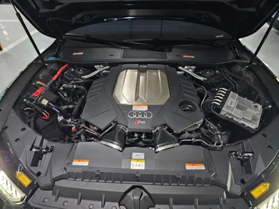 Audi RS7 2025, 947 км, за 109705.97 USD - фото 6