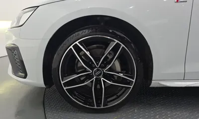 Audi A4 2020, 31894 км, за 17795.91 USD