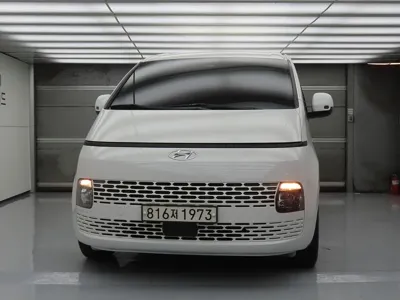 Hyundai Staria 2022, 62164 км, за 15725.14 USD